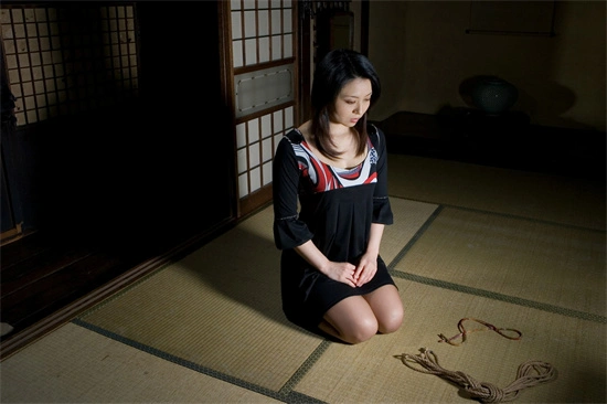 她竟然是个隐藏的女王，我从未想过的秘密世界 一